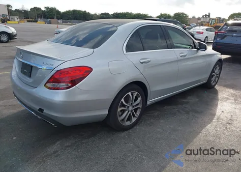 2016 Mercedes-Benz C 300 4Matic из США, поврежденный, VIN 55SWF4KB0GU137738
